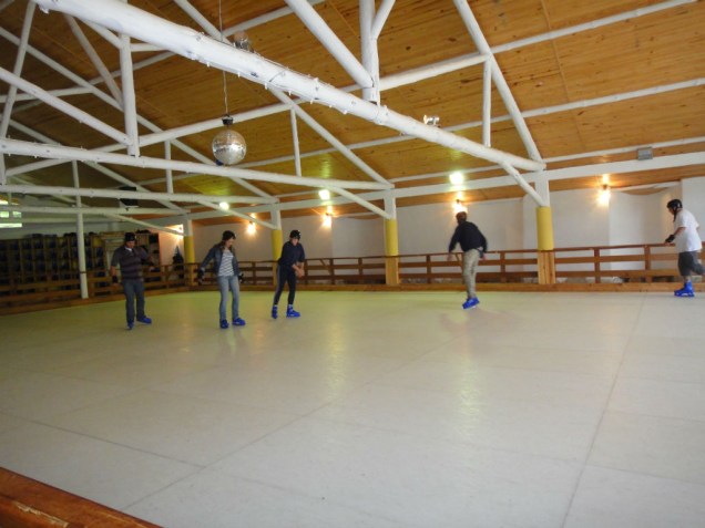 Pista de patinação do hotel Cabeça de Boi, em Monte Verde, Minas Gerais
