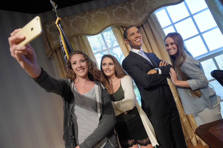 <strong>Para fotografar: Madame Tussauds </strong>    O museu de cera mais famoso do mundo é relativamente novo em Orlando. Inaugurado em 2014, as estátuas estão atualizadíssimas, basta uma voltinha e você já se depara com réplicas quase idênticas de estrelas como Selena Gomez, Steve Jobs, Marilyn Monroe, Madonna, Jimy Fallon... As selfies estão liberadas! <strong>Para fotografar: Madame Tussauds </strong>    O museu de cera mais famoso do mundo é relativamente novo em Orlando. Inaugurado em 2014, as estátuas estão atualizadíssimas, basta uma voltinha e você já se depara com réplicas quase idênticas de estrelas como Selena Gomez, Steve Jobs, Marilyn Monroe, Madonna, Jimy Fallon... As selfies estão liberadas!