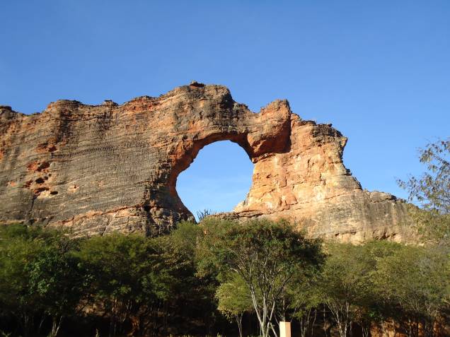 A Pedra Furada é o símbolo e cartão-postal do Parque da Serra da Capivara