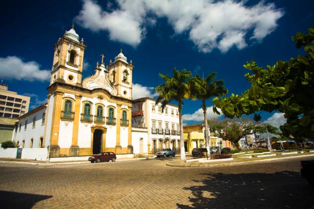 O Centro Histórico de Penedo, Alagoas, possui museus e igrejas do século 17 e 18, como a Igreja Nossa Senhora da Corrente, na Praça 12 de Abril