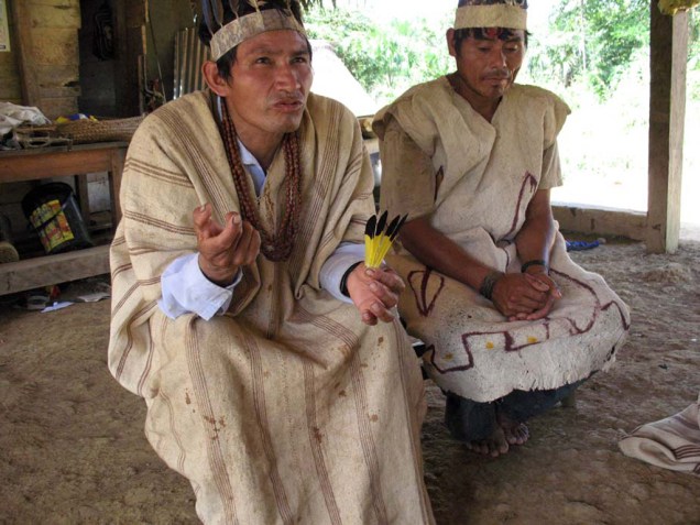 <strong>Eschuva </strong>são os cantos religiosos do povo indígena Huachipaire, que vive na selva amazônica, ao sul do <strong>Peru</strong>. Com o objetivo de curar os doentes, o canto invoca os espíritos da natureza durante as cerimônias