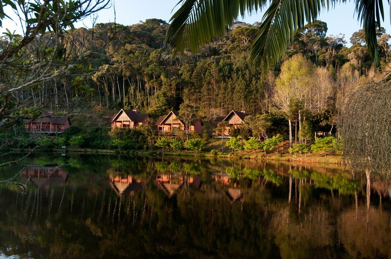 Chalés à beira do lago
