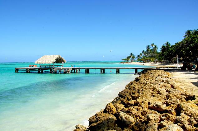 Pigeon Point é mais acessível e frequentada, e também está entre as mais bonitas de Tobago