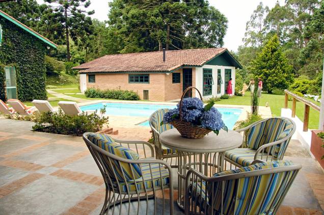 <strong>Pousada Barra do Bié, Cunha, São Paulo </strong><br /> <br /> <a href="https://viajeaqui.abril.com.br/cidades/br-sp-cunha" rel="Cunha" target="_self">Cunha</a> (SP), conhecida como a terra dos ceramistas, abriga charmosos ateliês e belas paisagens serranas. Um ótimo lugar para curtir o friozinho das montanhas a dois é a <a href="https://viajeaqui.abril.com.br/estabelecimentos/br-sp-cunha-hospedagem-pousada-barra-do-bie" rel="Pousada Barra do Bié" target="_self">Pousada Barra do Bié</a>. Os chalés têm cama king-size, lençóis térmicos e lareira. E você não precisa se preocupar em acordar cedo, porque o café da manhã é servido até as 14 horas <strong>Pousada Barra do Bié, Cunha, São Paulo </strong><br /> <br /> <a href="https://viajeaqui.abril.com.br/cidades/br-sp-cunha" rel="Cunha" target="_self">Cunha</a> (SP), conhecida como a terra dos ceramistas, abriga charmosos ateliês e belas paisagens serranas. Um ótimo lugar para curtir o friozinho das montanhas a dois é a <a href="https://viajeaqui.abril.com.br/estabelecimentos/br-sp-cunha-hospedagem-pousada-barra-do-bie" rel="Pousada Barra do Bié" target="_self">Pousada Barra do Bié</a>. Os chalés têm cama king-size, lençóis térmicos e lareira. E você não precisa se preocupar em acordar cedo, porque o café da manhã é servido até as 14 horas