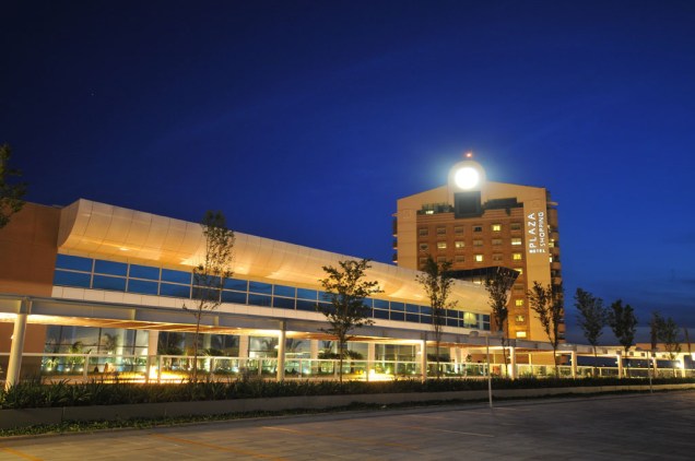 Fachada do Centro de Convenções do Plaza Shopping Hotel, eleito Hotel para Eventos do Ano no GUIA BRASIL 2012