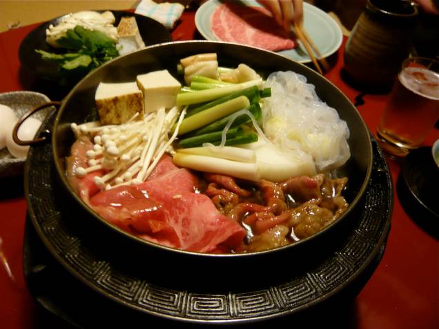 Em Pontocho você encontrará alguns bons restaurantes e bares Em Pontocho você encontrará alguns bons restaurantes e bares