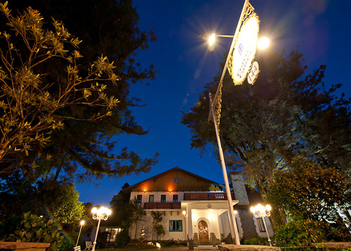 Entrada da Pousada Cravo e Canela, em <a href="https://viajeaqui.abril.com.br/cidades/br-rs-canela" rel="Canela" target="_blank">Canela</a>, no <a href="https://viajeaqui.abril.com.br/estados/br-rio-grande-do-sul" rel="Rio Grande do Sul" target="_blank">Rio Grande do Sul</a> Entrada da Pousada Cravo e Canela, em <a href="https://viajeaqui.abril.com.br/cidades/br-rs-canela" rel="Canela" target="_blank">Canela</a>, no <a href="https://viajeaqui.abril.com.br/estados/br-rio-grande-do-sul" rel="Rio Grande do Sul" target="_blank">Rio Grande do Sul</a>