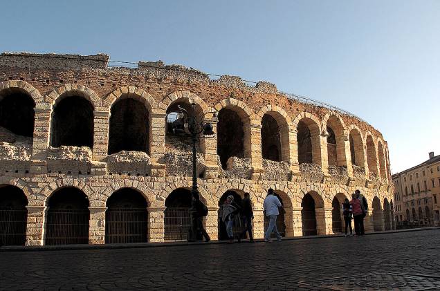 As monumentais produções de ópera apresentadas na Arena di Verona são referência mundial As monumentais produções de ópera apresentadas na Arena di Verona são referência mundial