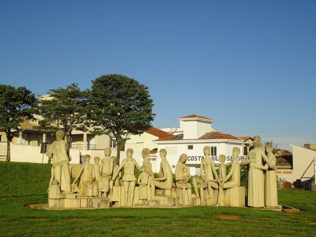 Obra de arte de Bassano Vaccarini no Jardim das Esculturas Obra de arte de Bassano Vaccarini no Jardim das Esculturas