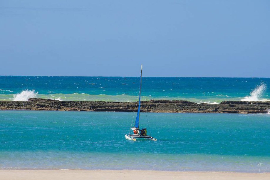 Recifes formam piscinas naturais na Praia do Francês