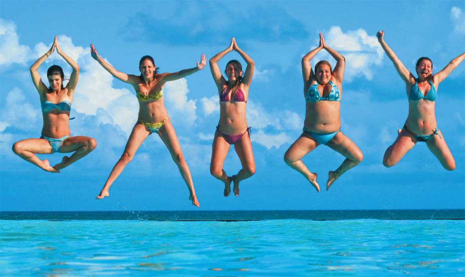 “Amo demais esta foto que fiz com minhas amigas no Tivoli Ecoresort, na <strong>Praia do Forte</strong>, ao norte de Salvador. Teve gente que achou se tratar de uma montagem. Nada disso. Foi apenas o timimg perfeito!” — <strong>Carla Veronica Pagini</strong> (no centro), Campo Limpo Paulista, SP “Amo demais esta foto que fiz com minhas amigas no Tivoli Ecoresort, na <strong>Praia do Forte</strong>, ao norte de Salvador. Teve gente que achou se tratar de uma montagem. Nada disso. Foi apenas o timimg perfeito!” — <strong>Carla Veronica Pagini</strong> (no centro), Campo Limpo Paulista, SP