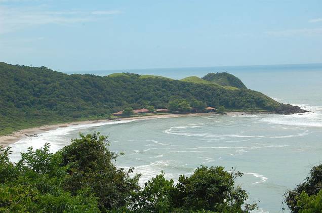 <strong>12. Praia Vermelha, Penha</strong> Semideserta, a Praia Vermelha é uma das mais belas do litoral catarinense. <a href="https://www.booking.com/searchresults.pt-br.html?aid=332455&lang=pt-br&sid=eedbe6de09e709d664615ac6f1b39a5d&sb=1&src=index&src_elem=sb&error_url=https%3A%2F%2Fwww.booking.com%2Findex.pt-br.html%3Faid%3D332455%3Bsid%3Deedbe6de09e709d664615ac6f1b39a5d%3Bsb_price_type%3Dtotal%26%3B&ss=Praia+Vermelha%2C+Praia+do+Rosa%2C+Santa+Catarina%2C+Brasil&checkin_monthday=&checkin_month=&checkin_year=&checkout_monthday=&checkout_month=&checkout_year=&no_rooms=1&group_adults=2&group_children=0&from_sf=1&ss_raw=Praia+Vermelha%2C+Santa+Catarina%2C+Brasil&ac_position=0&ac_langcode=xb&dest_id=256038&dest_type=landmark&search_pageview_id=06796fc6f16d00bc&search_selected=true&search_pageview_id=06796fc6f16d00bc&ac_suggestion_list_length=5&ac_suggestion_theme_list_length=0&map=1#map_opened" target="_blank" rel="noopener"><em>Busque hospedagens na Praia Vermelha no Booking.com</em></a> <strong>12. Praia Vermelha, Penha</strong> Semideserta, a Praia Vermelha é uma das mais belas do litoral catarinense. <a href="https://www.booking.com/searchresults.pt-br.html?aid=332455&lang=pt-br&sid=eedbe6de09e709d664615ac6f1b39a5d&sb=1&src=index&src_elem=sb&error_url=https%3A%2F%2Fwww.booking.com%2Findex.pt-br.html%3Faid%3D332455%3Bsid%3Deedbe6de09e709d664615ac6f1b39a5d%3Bsb_price_type%3Dtotal%26%3B&ss=Praia+Vermelha%2C+Praia+do+Rosa%2C+Santa+Catarina%2C+Brasil&checkin_monthday=&checkin_month=&checkin_year=&checkout_monthday=&checkout_month=&checkout_year=&no_rooms=1&group_adults=2&group_children=0&from_sf=1&ss_raw=Praia+Vermelha%2C+Santa+Catarina%2C+Brasil&ac_position=0&ac_langcode=xb&dest_id=256038&dest_type=landmark&search_pageview_id=06796fc6f16d00bc&search_selected=true&search_pageview_id=06796fc6f16d00bc&ac_suggestion_list_length=5&ac_suggestion_theme_list_length=0&map=1#map_opened" target="_blank" rel="noopener"><em>Busque hospedagens na Praia Vermelha no Booking.com</em></a>