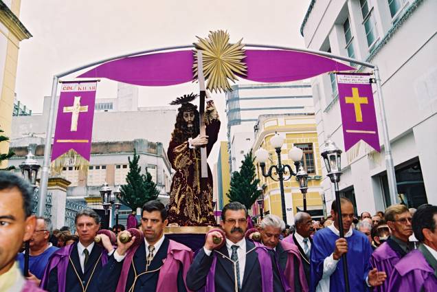 Imagem de <strong>Senhor dos Passos</strong> durante a<strong> Procissão de Trasladação</strong>, em <a href="https://viajeaqui.abril.com.br/cidades/br-sc-florianopolis" rel="Florianópolis" target="_blank"><strong>Florianópolis</strong></a> (<a href="https://viajeaqui.abril.com.br/estados/br-santa-catarina" rel="Santa Catarina" target="_blank"><strong>Santa Catarina</strong></a>) Imagem de <strong>Senhor dos Passos</strong> durante a<strong> Procissão de Trasladação</strong>, em <a href="https://viajeaqui.abril.com.br/cidades/br-sc-florianopolis" rel="Florianópolis" target="_blank"><strong>Florianópolis</strong></a> (<a href="https://viajeaqui.abril.com.br/estados/br-santa-catarina" rel="Santa Catarina" target="_blank"><strong>Santa Catarina</strong></a>)