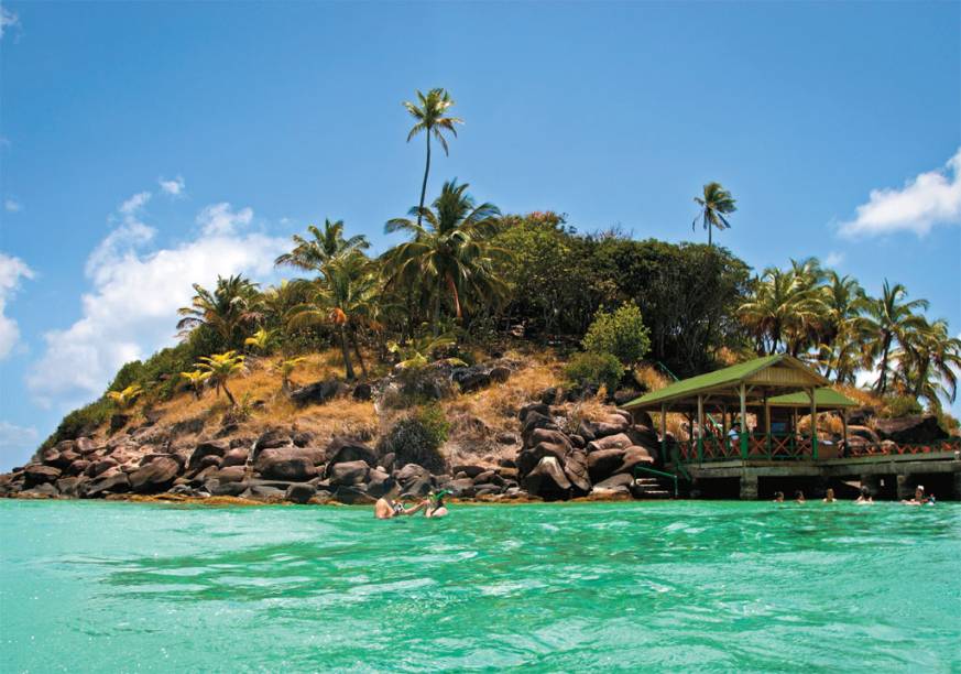 Do topo da ilhota de <strong>Cayo Cangrejo</strong> tem-se a melhor vista da barreira de corais de Providencia e do próprio cayo. No local, é possível alugar snorkel, máscara e pé de pato para apreciar os peixes, solos e plânctons do fundo do mar
