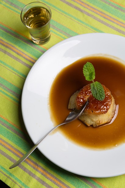 Pudim de cachaça do restaurante Aconchego Carioca, no Rio de Janeiro