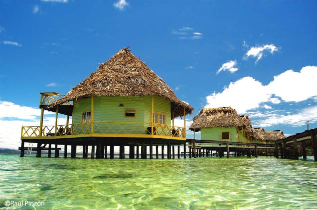 O hotel oferece excursões rápidas a ilhas indígenas, praias remotas da região, trilhas pela floresta tropical e até pescarias com locais, que é uma das atividades mais procuradas pelos turistas. 