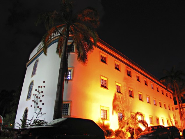 As 150 celas da antiga penitenciária de Recife deram lugar às lojas da Casa de Cultura, um dos melhores lugares da capital para comprar artesanato