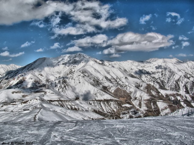 O Irã também estações de esqui, como a do Monte Dizin, próximo a Teerã