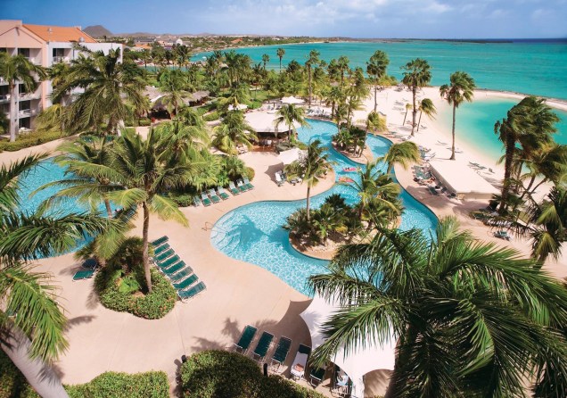 O luxuoso <a href="https://viajeaqui.abril.com.br/estabelecimentos/aruba-oranjestad-hospedagem-renaissance" rel="resort Renassaince" target="_blank">resort Renassaince</a>, em <a href="https://viajeaqui.abril.com.br/paises/aruba" rel="Aruba" target="_blank">Aruba</a>, tem uma praia particular e um serviço impecável