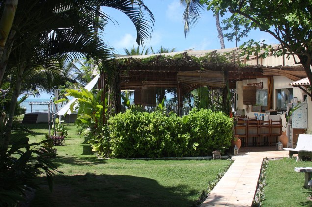 O restaurante Tuyn fica nas dependências da pousada Praiagogi, em um anexo de frente à praia