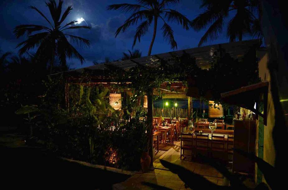O ambiente do restaurante, à noite