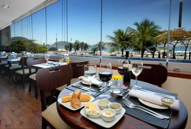Restaurante do hotel Golden Tulip Regente, em Copacabana, Rio de Janeiro