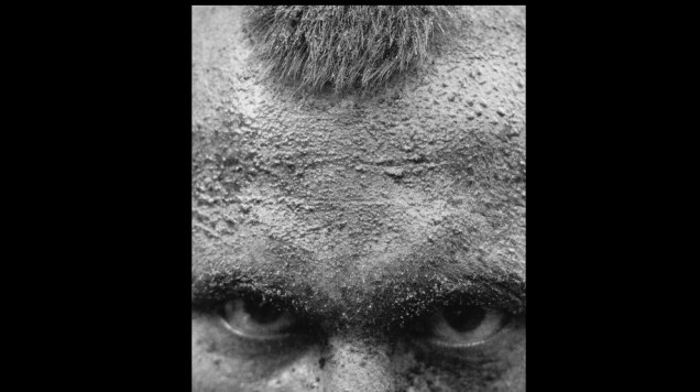 Retrato do Eletricista Michael Turkanov, 23, após sua luta de 20 minutos. No torneio amador combates de rua conhecido como Strelka na <strong>Rússia</strong>. Foto vencedora da categoria<strong> Esportes</strong> (foto única)