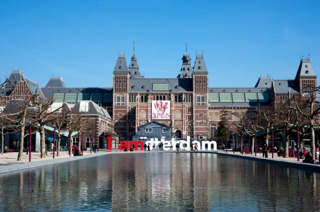 O Rijksmuseum é o maior e mais importante repositório de obras-primas holandesas, incluindo trabalhos de mestres como Rembrandt, Vermeer, Frans Hals e Jan Steen