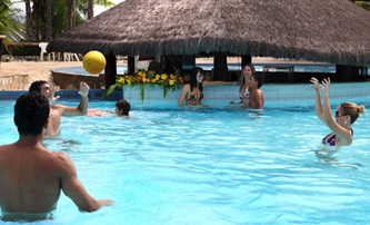 Muitos visitantes aproveitam para praticar esportes no resort