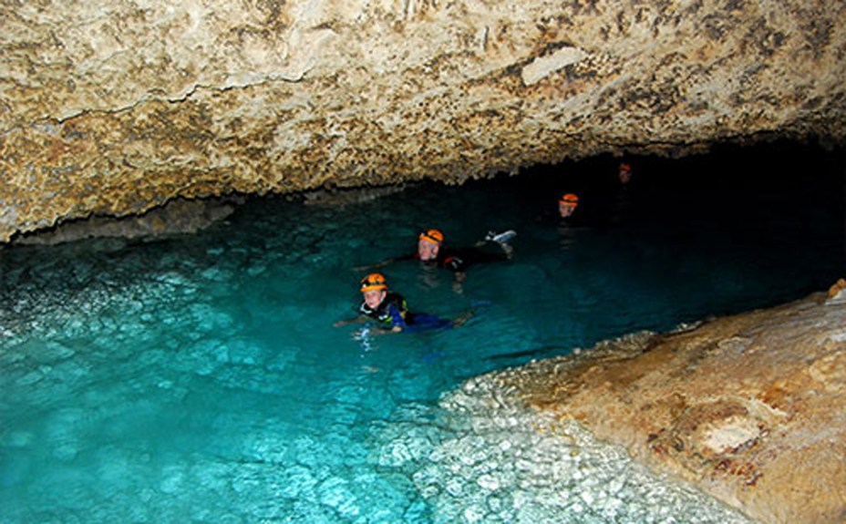 <strong>3. Río Secreto</strong>A flutuação segue o curso do rio subterrâneo que ajudou a moldar uma exuberante caverna. A reserva natural está sob os cuidados de um bem-sucedido projeto de preservação. Tours diários partem de Cancún e de Playa del Carmen