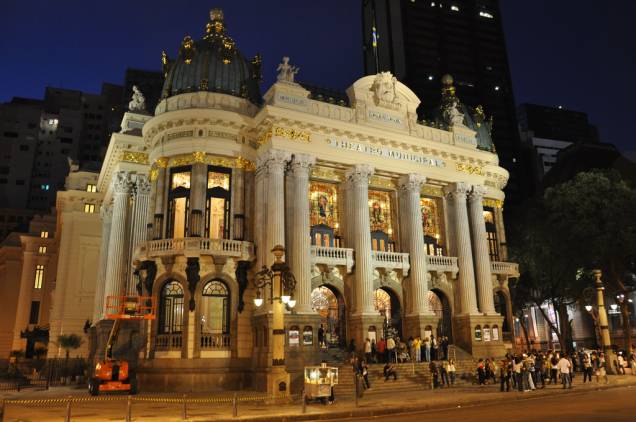 Inspirado na Ópera de Paris, O Theatro Municipal do Rio de Janeiro (RJ) foi erguido para ser o melhor palco do país. Essa importância foi restaurada após restauração em 2010, que reinaugurou a agenda de espetáculos.