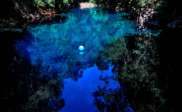 Lagoa Misteriosa no município de Jardim, Mato Grosso do Sul. Lagoa Misteriosa no município de Jardim, Mato Grosso do Sul.