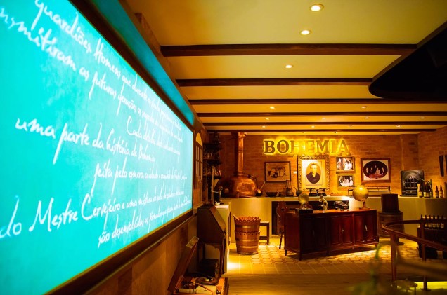 A Sala do Mestre é um dos ambientes interativos do tour pela Cervejaria Bohemia