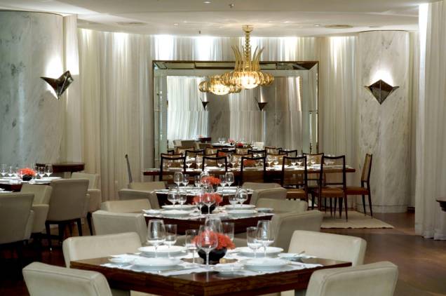 <a href="https://viajeaqui.abril.com.br/estabelecimentos/br-rj-rio-de-janeiro-restaurante-fasano-al-mare-hotel" rel="Fasano Al Mare (Rio de Janeiro)"><strong>Fasano Al Mare</strong></a><strong> (Rio de Janeiro)</strong><br /> <br /> O chef Luca Gozzani, do restaurante duas estrelas da grife Fasano, oferecerá o <strong>Baccala alla Livornese</strong> (R$ 88), prato clássico da cozinha italiana, acompanhado de polenta. A sugestão para a sobremesa é um <strong>ovo de chocolate artesanal com sopa de morangos</strong> (R$ 32) <a href="https://viajeaqui.abril.com.br/estabelecimentos/br-rj-rio-de-janeiro-restaurante-fasano-al-mare-hotel" rel="Fasano Al Mare (Rio de Janeiro)"><strong>Fasano Al Mare</strong></a><strong> (Rio de Janeiro)</strong><br /> <br /> O chef Luca Gozzani, do restaurante duas estrelas da grife Fasano, oferecerá o <strong>Baccala alla Livornese</strong> (R$ 88), prato clássico da cozinha italiana, acompanhado de polenta. A sugestão para a sobremesa é um <strong>ovo de chocolate artesanal com sopa de morangos</strong> (R$ 32)