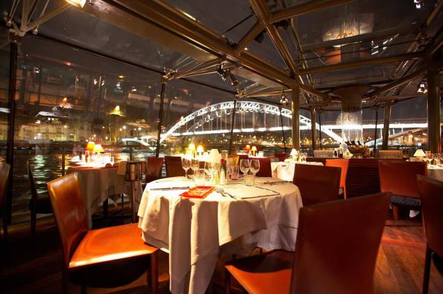 Jantar no Bateaux Parisiens Jantar no Bateaux Parisiens