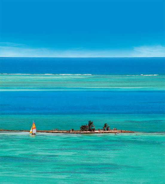 <strong>San Andrés</strong> é um Caribe sem taxas, mais simples e barato que os outros destinos da região – o que não significa que seja menos interessante. O degradê do mar nos arredores do arquipélago é tão marcante que lhe rendeu um apelido: "mar de sete cores"