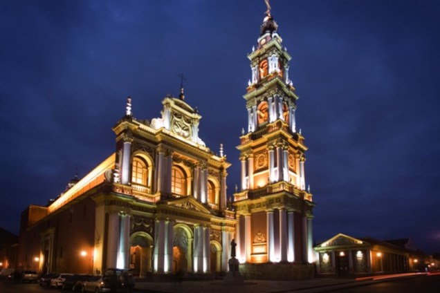 Uma das melhores atrações de Salta é a Igreja de São Francisco, com fachada imponente e interior rico em detalhes