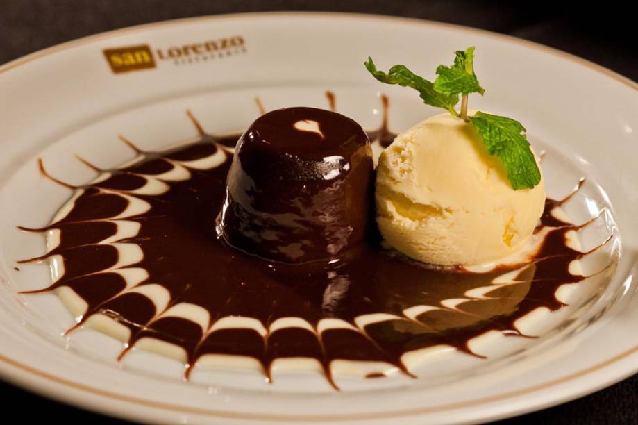 Durante a Brasília Restaurant Week, a casa <a href="https://viajeaqui.abril.com.br/estabelecimentos/br-df-brasilia-restaurante-san-lorenzo" rel="San Lorenzo"><strong>San Lorenzo</strong></a> vai servir o petit gateau com sorvete de creme