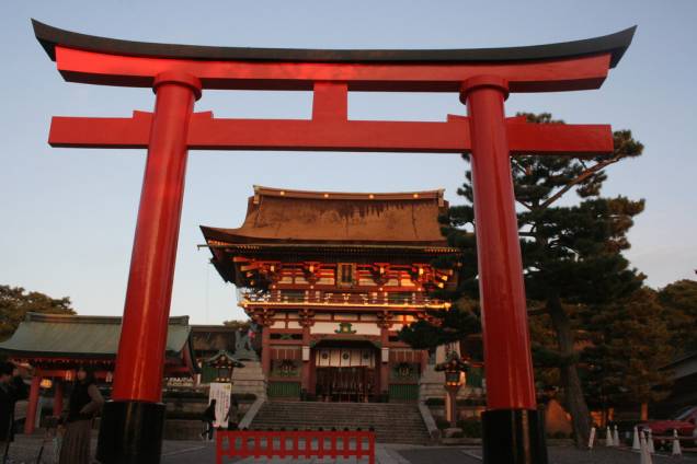 Acesso principal do santuário Fushimi Inari, ao sul de Kyoto Acesso principal do santuário Fushimi Inari, ao sul de Kyoto