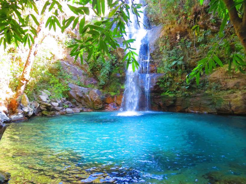 O acesso à cachoeira de Santa Bárbara é feito por trilha. Ela fica a 6 km do Engenho II, um dos núcleos da comunidade quilombola Kalunga, onde há guias treinados para acompanhar a caminhada