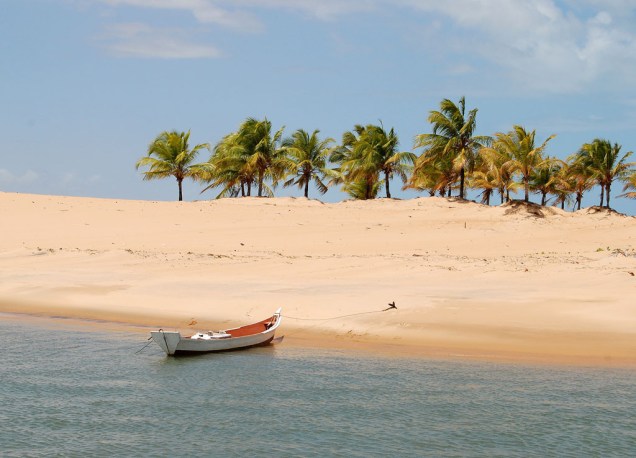 Foz do Rio São Francisco entre os estados de Sergipe e Alagoas