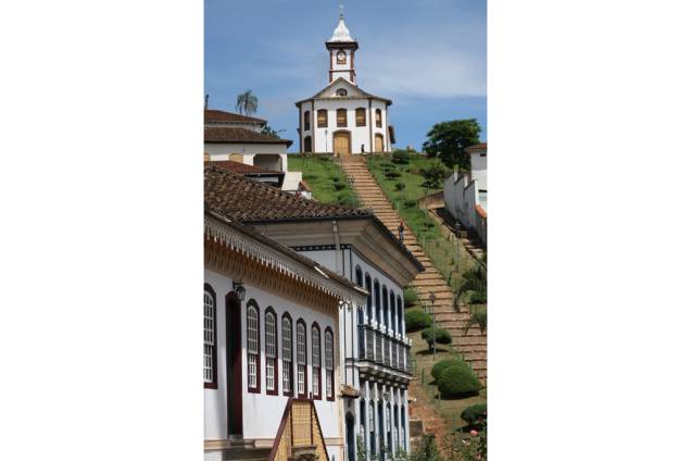 Em Serro, Minas Gerais, o conjunto de igrejas e o preservado casario colonial são o charme da cidade