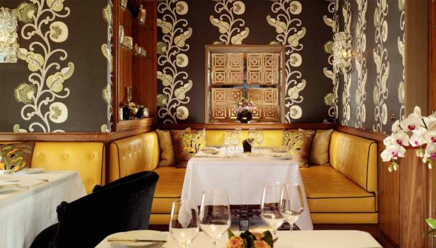 Se você quiser seguir na toada, rume para o posh <strong>Seven Park Place</strong> <em>(7-8 Park Place, <a href="https://stjamesclubandhotel.co.uk" rel="stjamesclubandhotel.co.uk" target="_blank">stjamesclubandhotel.co.uk</a>; Cc: A, M, V)</em>, restaurante do chef William Drabble, que tem uma estrela no Michelin. O menu do almoço sai por £ 24,50 Se você quiser seguir na toada, rume para o posh <strong>Seven Park Place</strong> <em>(7-8 Park Place, <a href="https://stjamesclubandhotel.co.uk" rel="stjamesclubandhotel.co.uk" target="_blank">stjamesclubandhotel.co.uk</a>; Cc: A, M, V)</em>, restaurante do chef William Drabble, que tem uma estrela no Michelin. O menu do almoço sai por £ 24,50