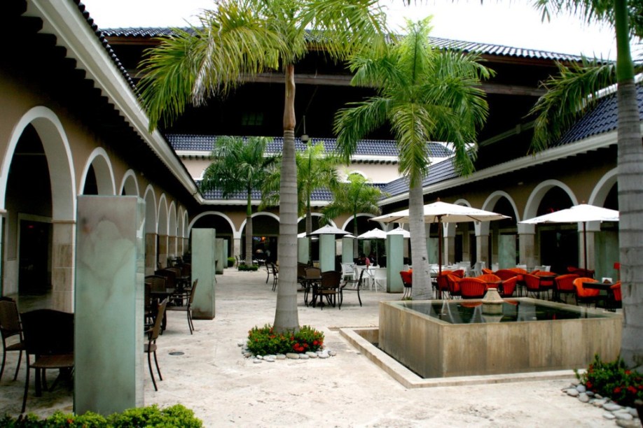 Shopping Mall Bavaro