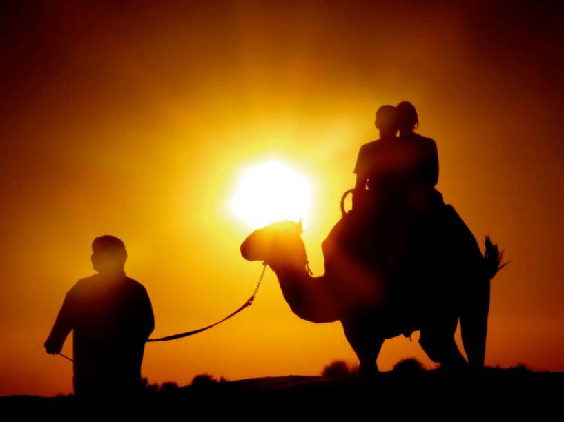 Passeio no deserto de Abu Dhabi - Emirados Árabes