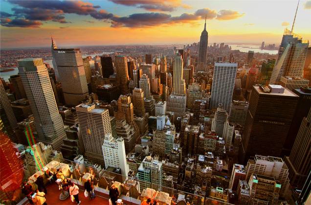 Vista do pôr do sol em Nova York, a partir do alto do Rockefeller Center
