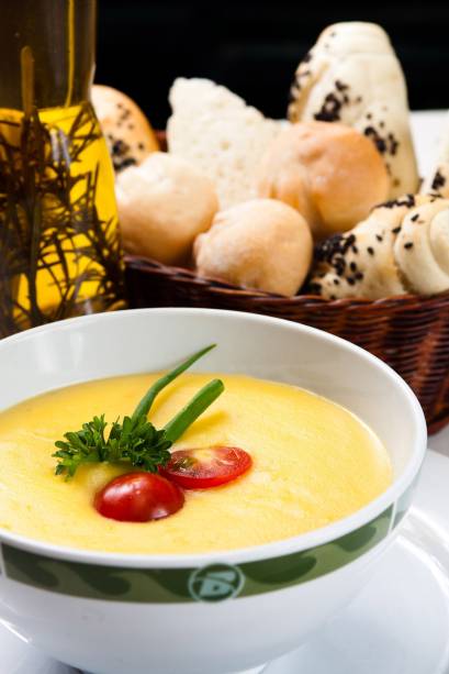 Sopa de cenoura, gengibre e mel do Bibi Sucos, no Rio de Janeiro