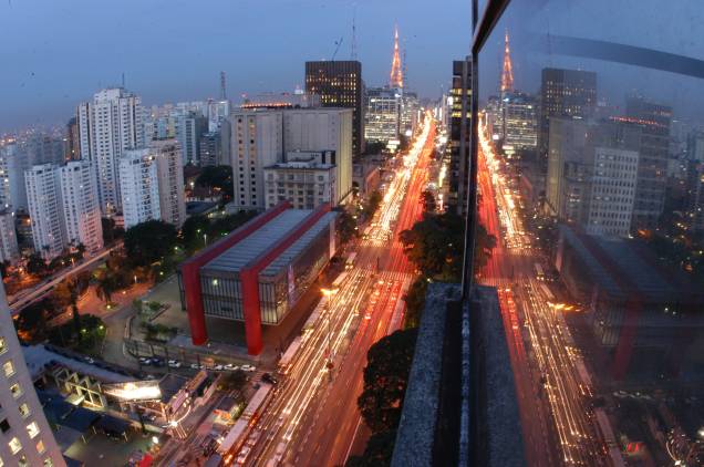 <strong>1º lugar: <a href="http://viajeaqui.abril.com.br/cidades/br-sp-sao-paulo" rel="São Paulo (SP)" target="_blank">São Paulo (SP)</a></strong>        A cidade é a favorita dos viajantes que percorrem o Brasil, segundo o prêmio Travelers Choice 2014, do site Trip Advisor. Com quase 12 milhões de habitantes, é hoje a maior metrópole da América do Sul - e por isso, oferece uma agenda cultural vasta, que atende diversos tipos de públicos