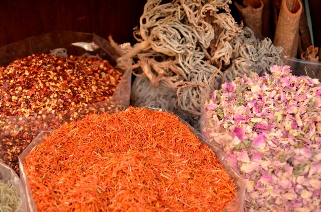 No Spice Souq o turista encontra aromas e sabores incríveis, como o de incenso de olíbano, açafrão, pimentas e mirra