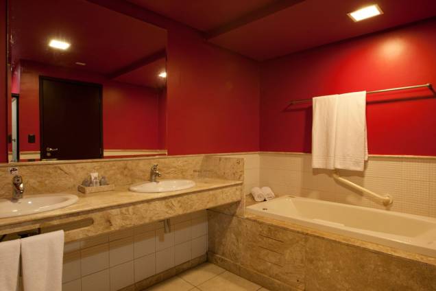 Suíte do <a href="https://viajeaqui.abril.com.br/estabelecimentos/br-pe-porto-de-galinhas-hospedagem-enotel-resort-spa-porto-de-galinhas" rel="Enotel Resort & Spa"><strong>Enotel Resort & Spa</strong></a>, em <a href="https://viajeaqui.abril.com.br/cidades/br-pe-porto-de-galinhas" rel="Porto de Galinhas">Porto de Galinhas</a> Suíte do <a href="https://viajeaqui.abril.com.br/estabelecimentos/br-pe-porto-de-galinhas-hospedagem-enotel-resort-spa-porto-de-galinhas" rel="Enotel Resort & Spa"><strong>Enotel Resort & Spa</strong></a>, em <a href="https://viajeaqui.abril.com.br/cidades/br-pe-porto-de-galinhas" rel="Porto de Galinhas">Porto de Galinhas</a>